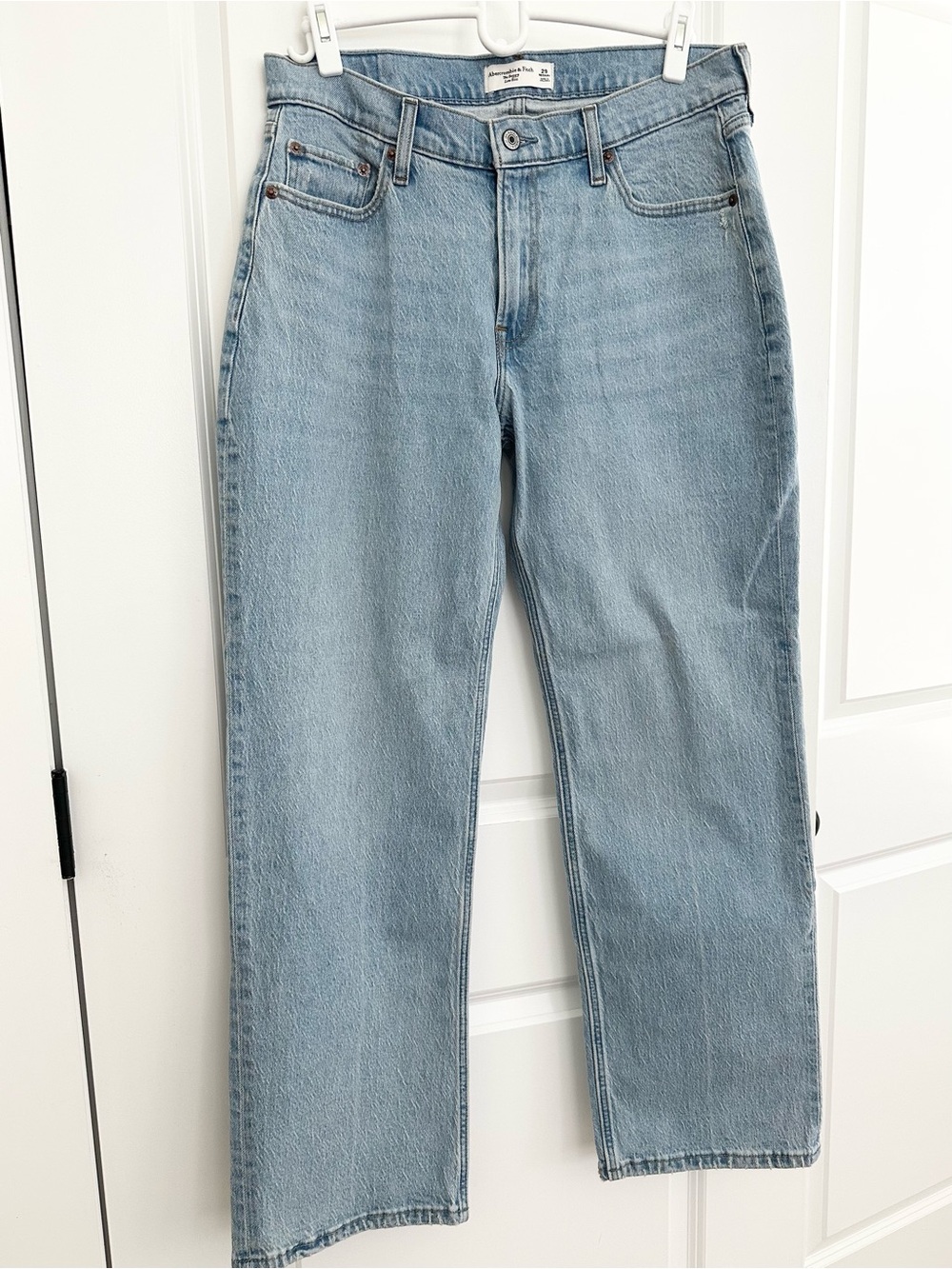 Abercrombie The Baggy Low Rise Light Wash Denim Jeans